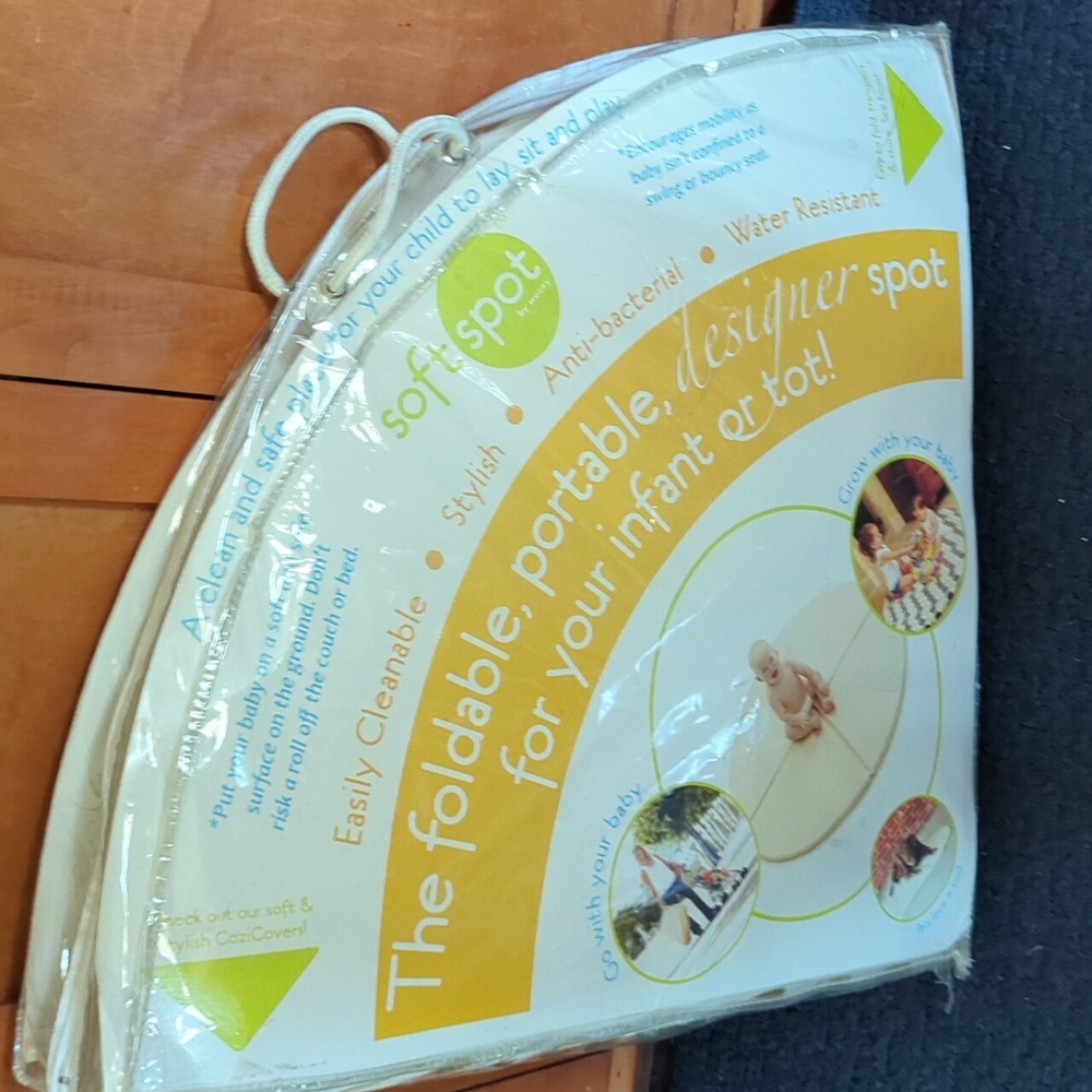 Soft Spot by Woozy Brown Round Portable Infant Tummy Time Mat